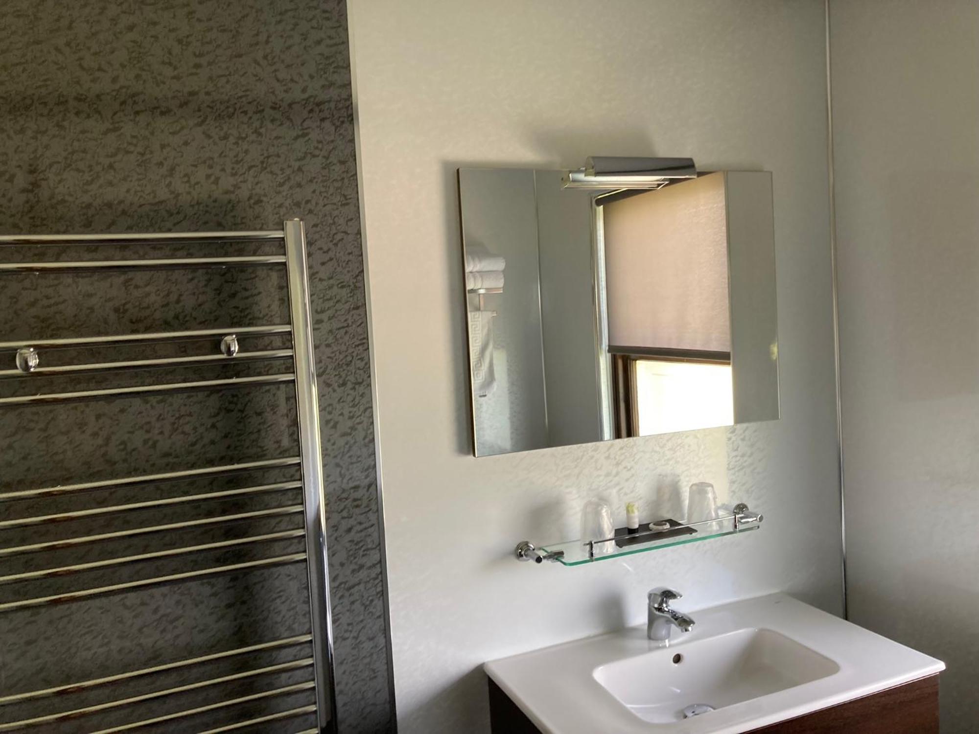 Grey Harlings Rooms Angus Bagian luar foto