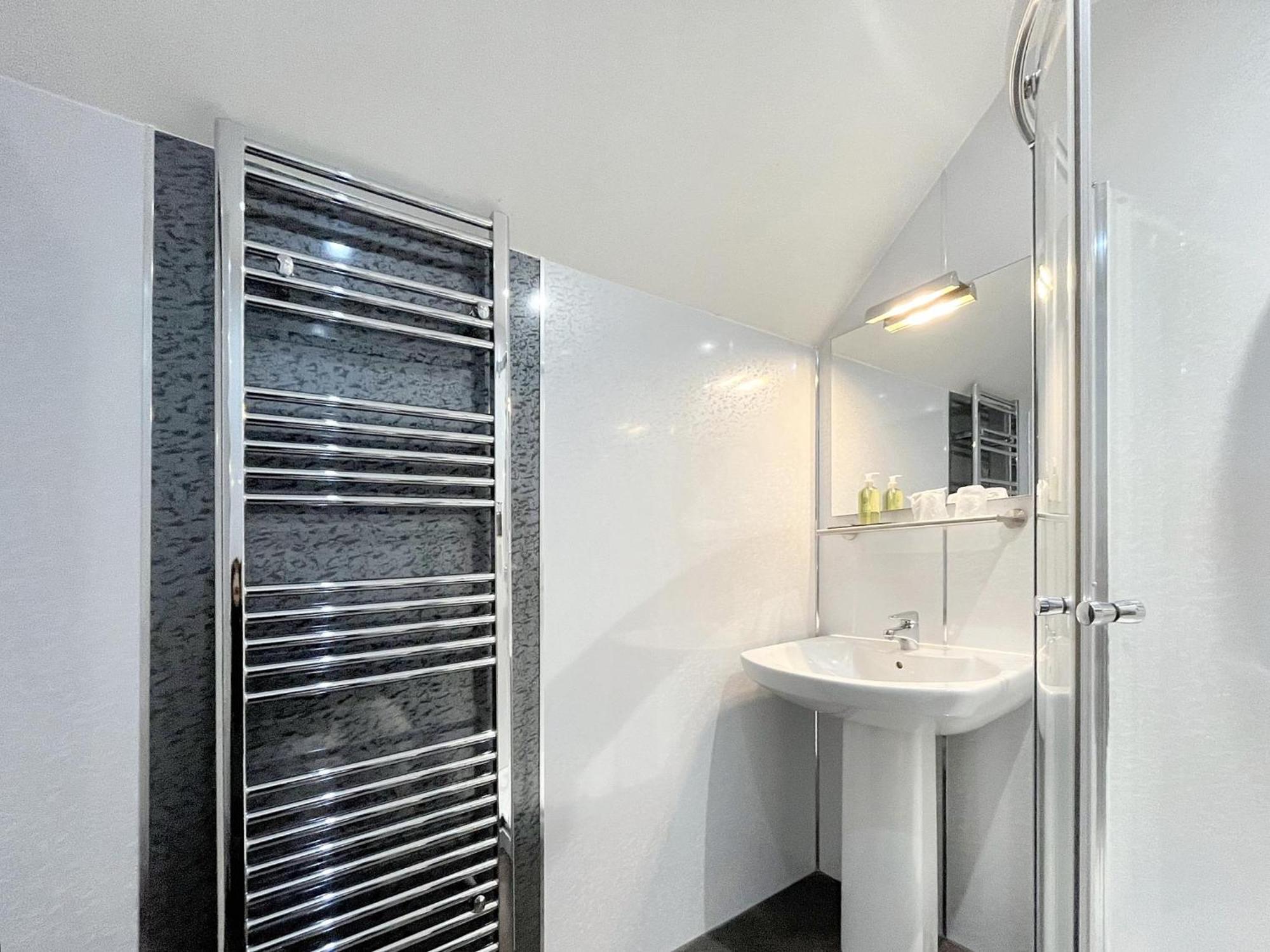 Grey Harlings Rooms Angus Bagian luar foto